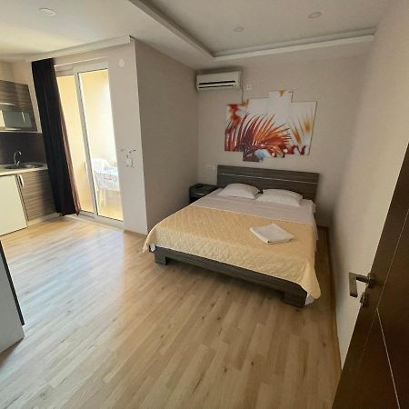 Apartments Lati Улцинь Экстерьер фото